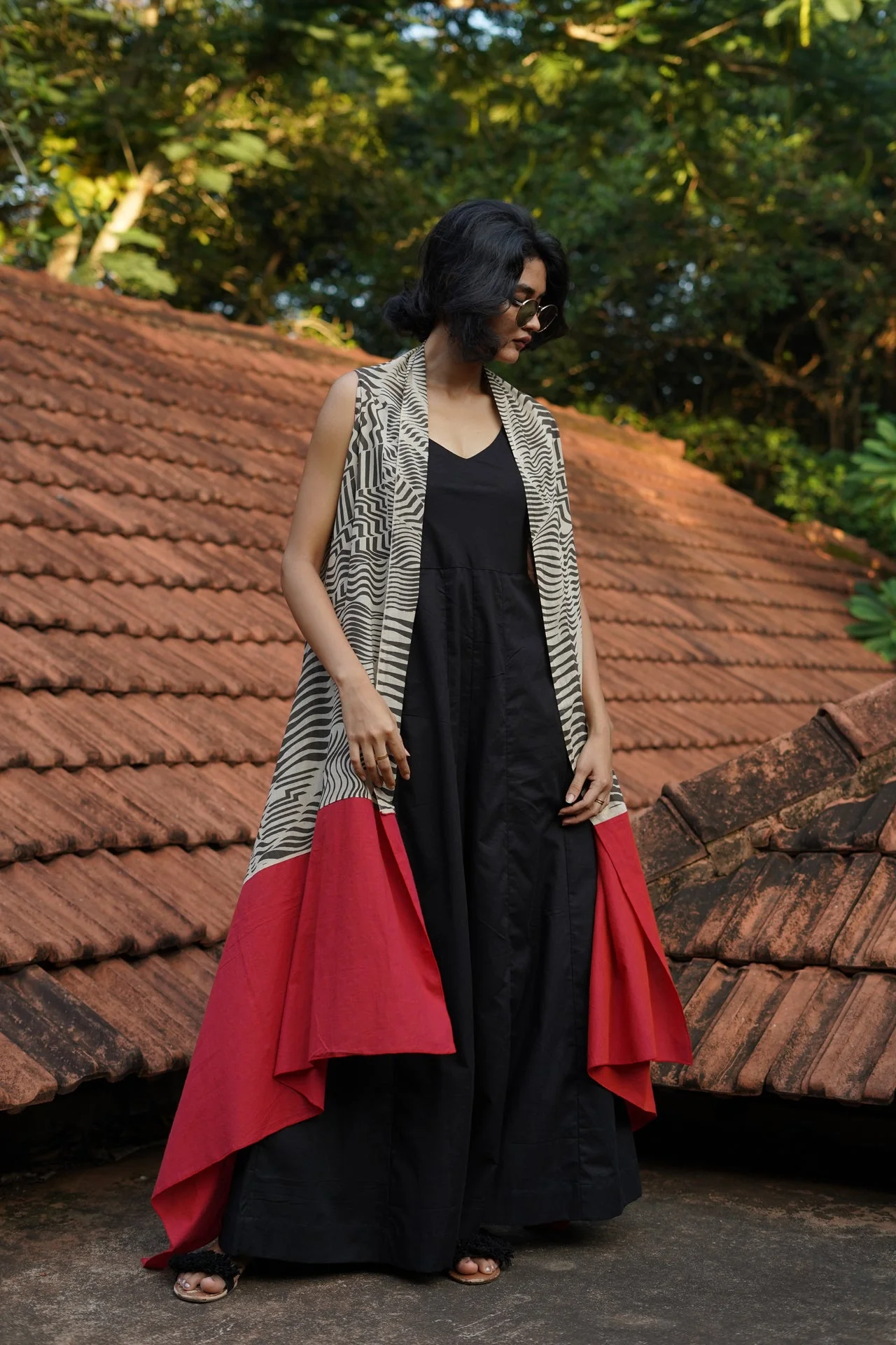 Set of 2- Black Linen wide leg Jumpsuit with Printed flowy overlay - Image 7