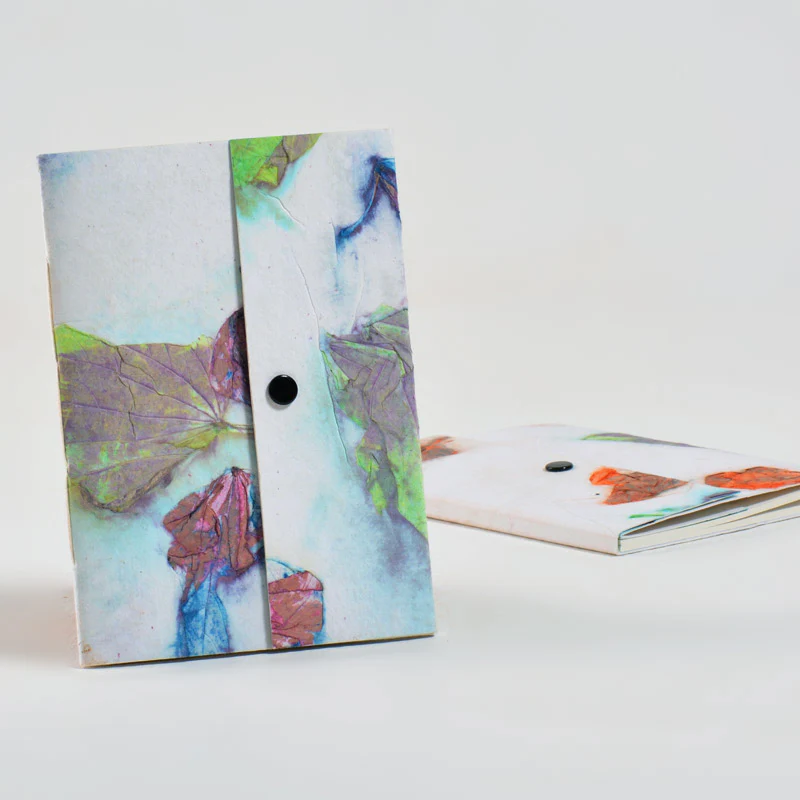 Button Notebook - Flying Object - Image 5