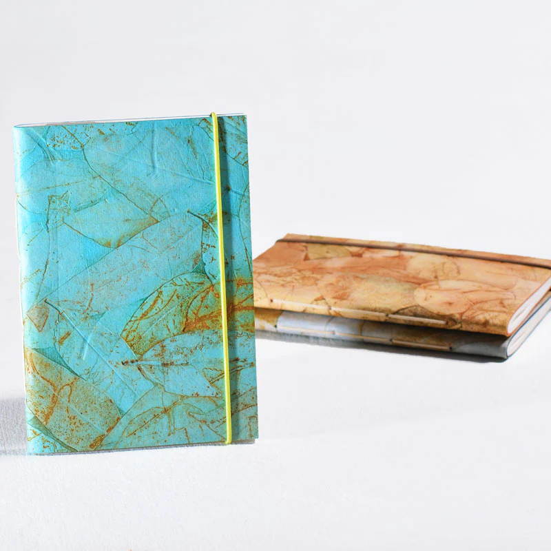 Garden Medium Notebook with Elastic Closure - Image 2