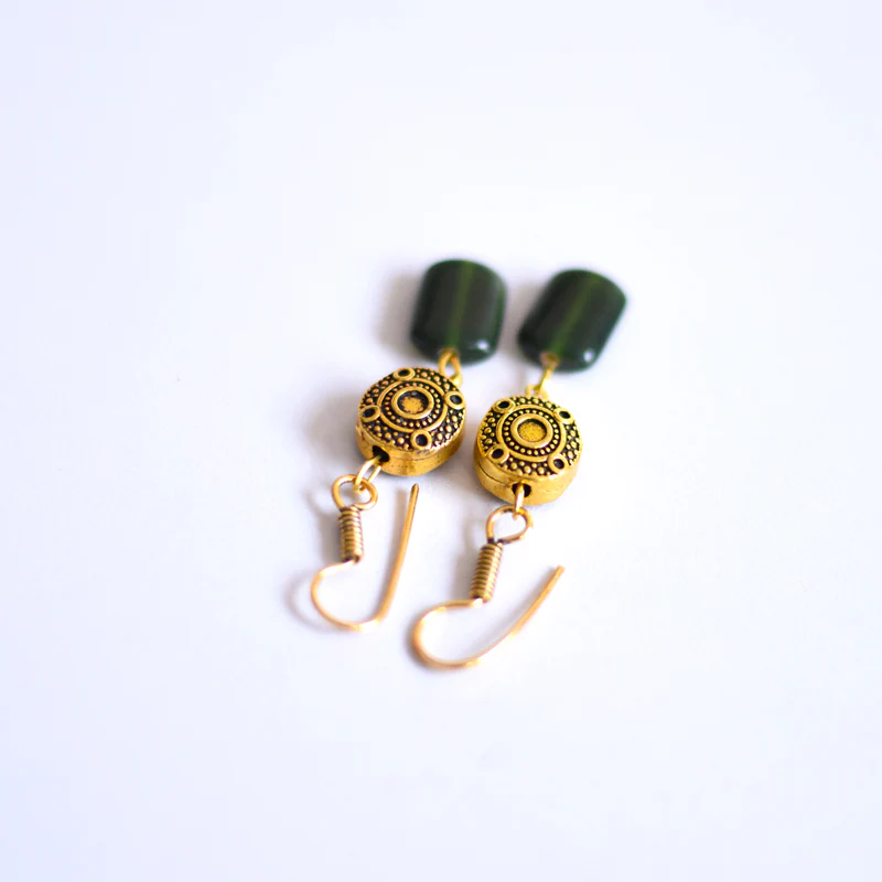 heavy antique earring - Image 2
