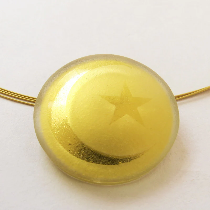 Islamic Symbol Gold-in-Glass Pendant - Image 2