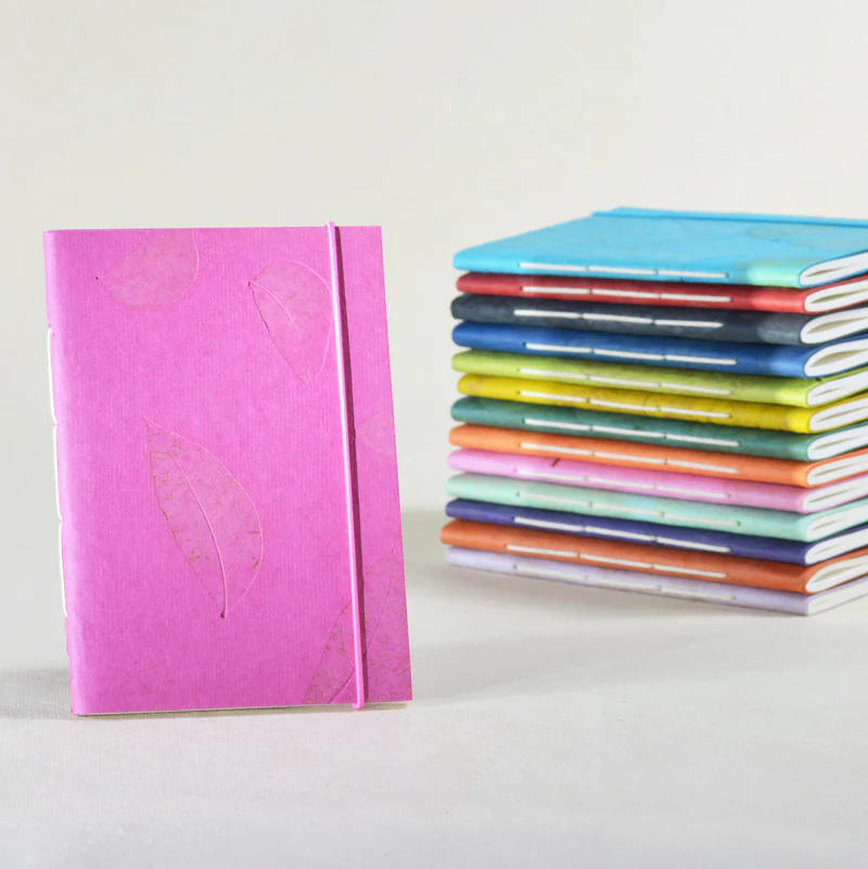 Notebook Medium Summer Imprint with Elastic Closure - Image 10