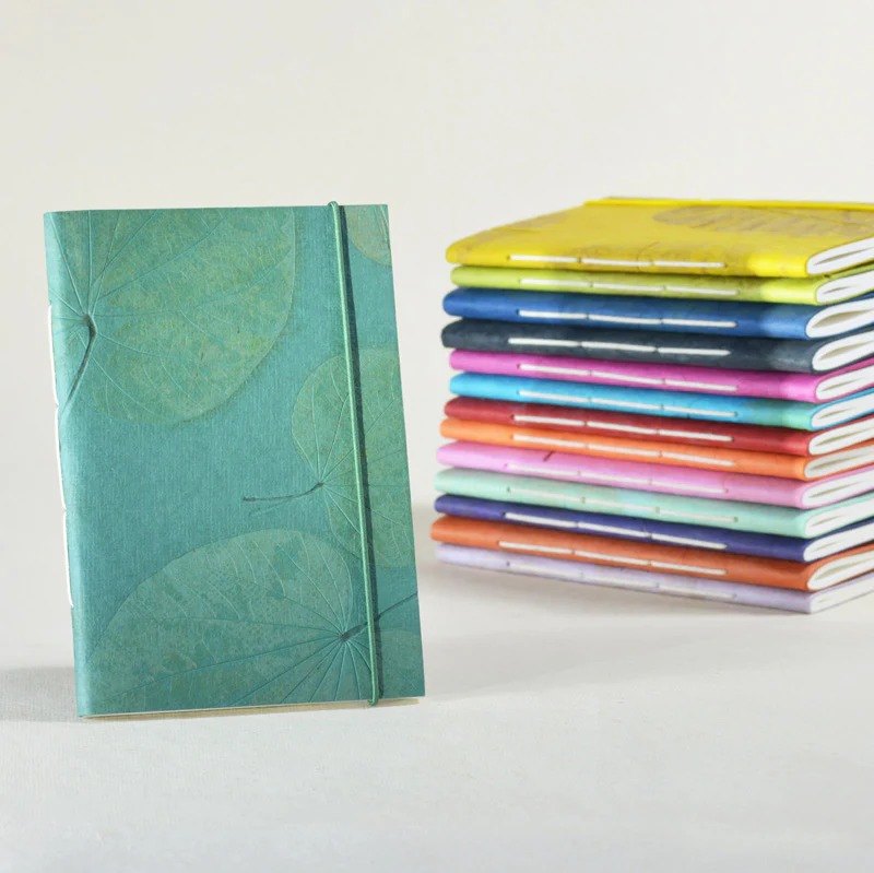 Notebook Medium Summer Imprint with Elastic Closure - Image 3