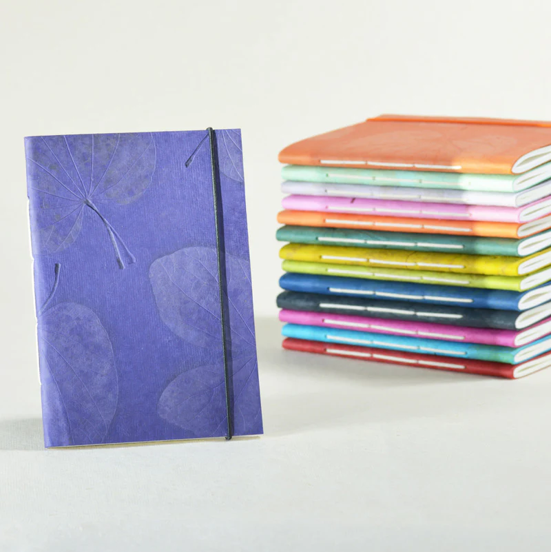 Notebook Medium Summer Imprint with Elastic Closure - Image 4