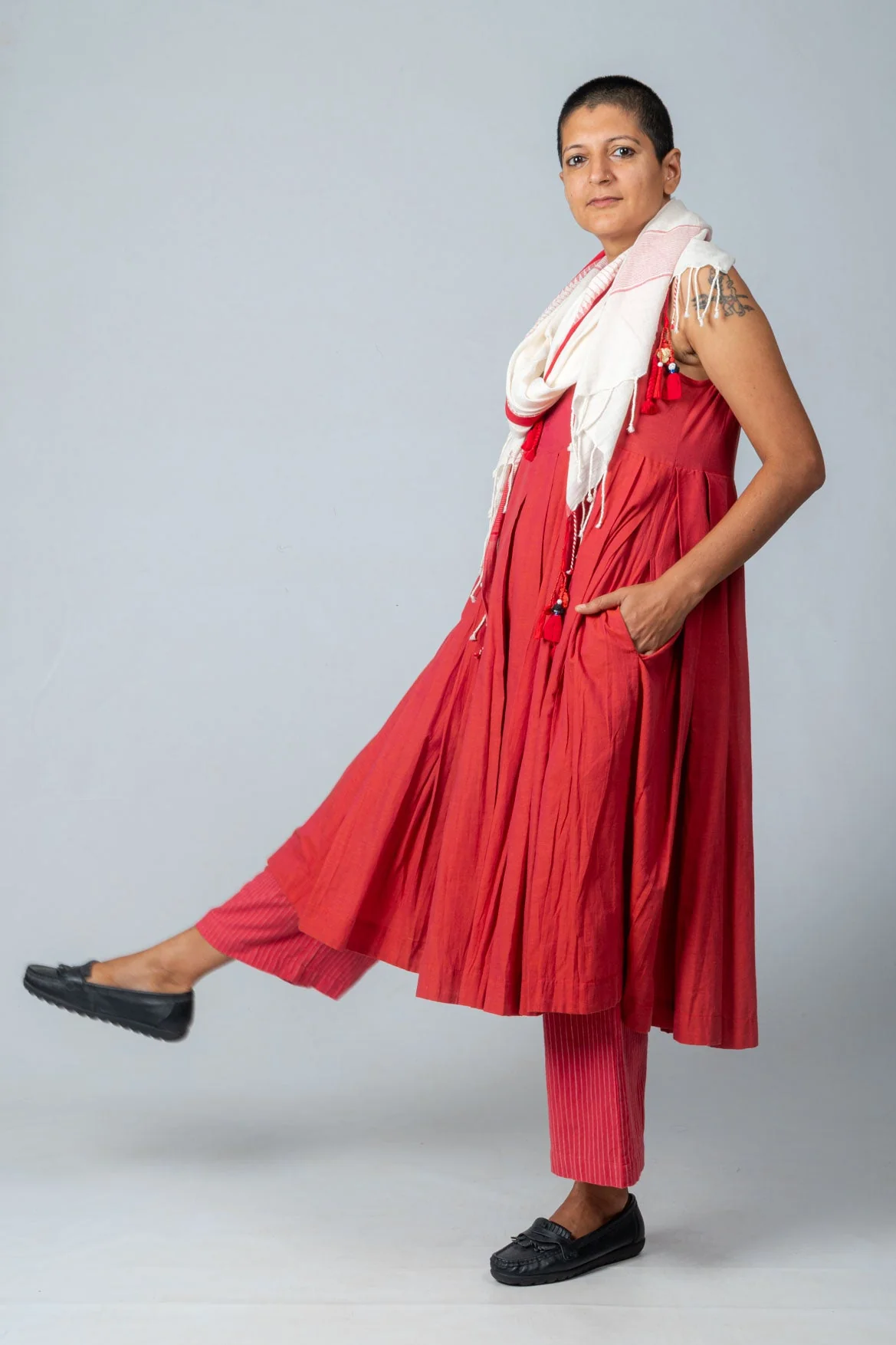 Set of 4- Neelanjana Hand Spun Dress, Jamdani Jacket, Pants & Scarf - Image 7