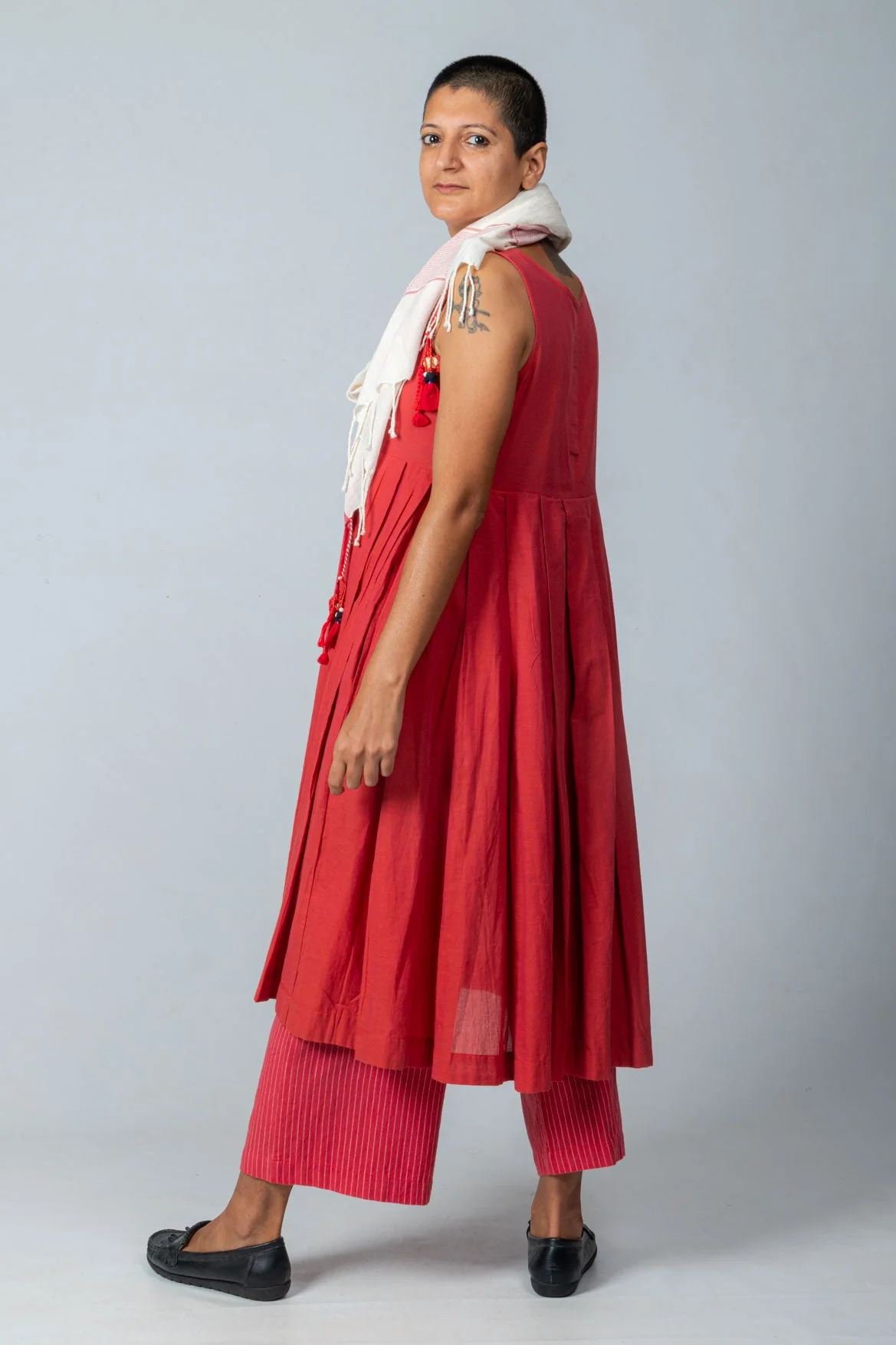 Set of 4- Neelanjana Hand Spun Dress, Jamdani Jacket, Pants & Scarf - Image 8