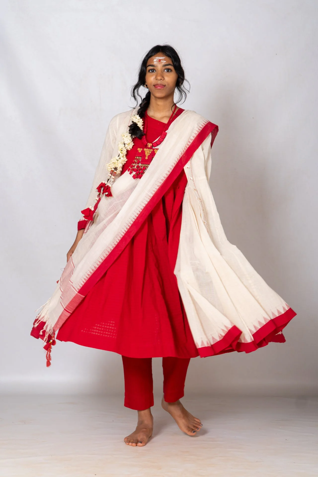 Set of 4-Red, Kora khadi Temple border Festive ensemble - Image 4
