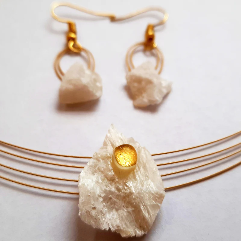 Small White Marble Set - Image 2